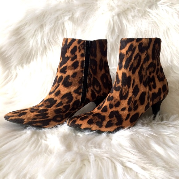 Leopard print faux suede ankle boots - Picture 2 of 7